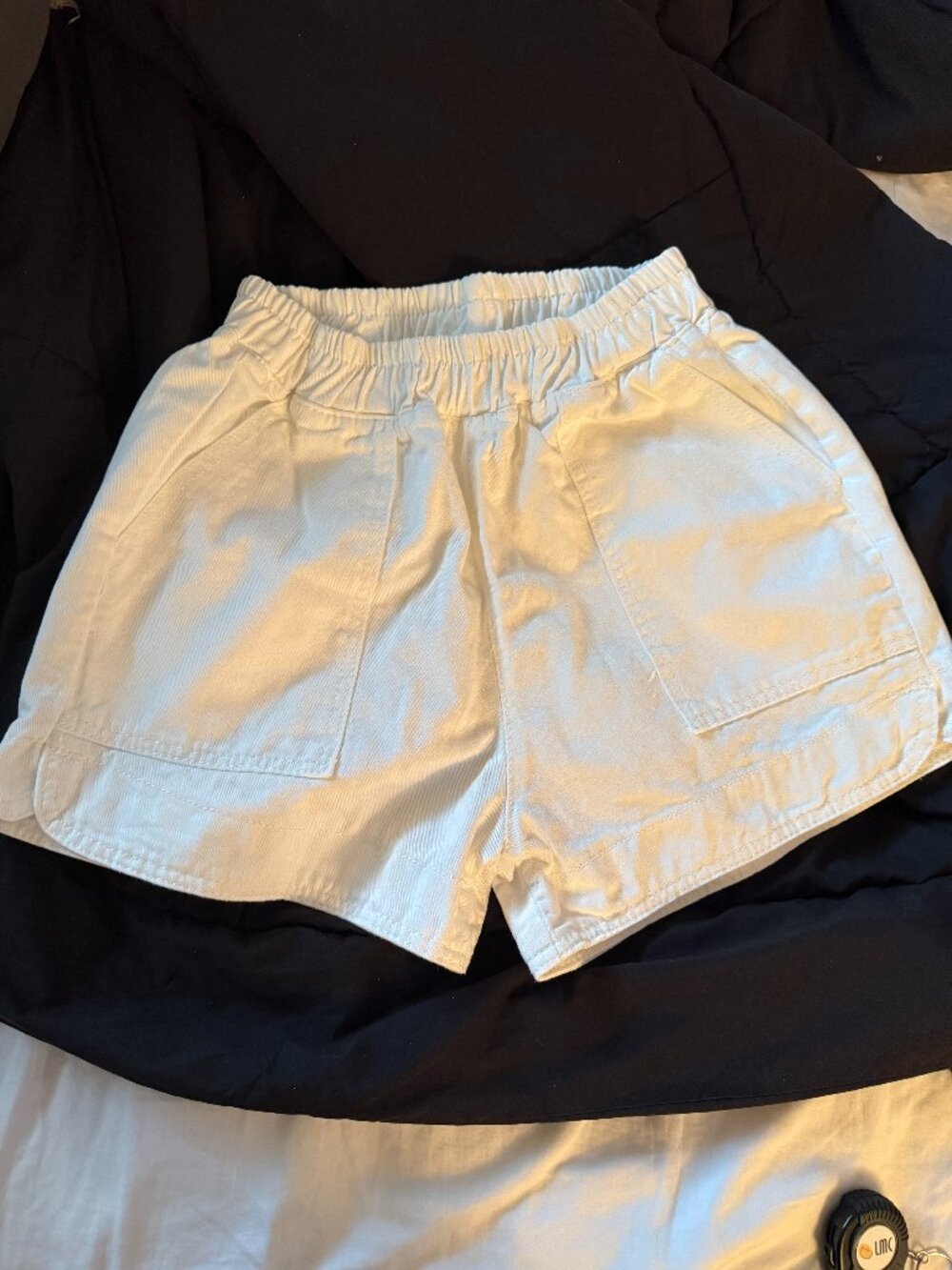 White Elastic Waist Utility Shorts size m